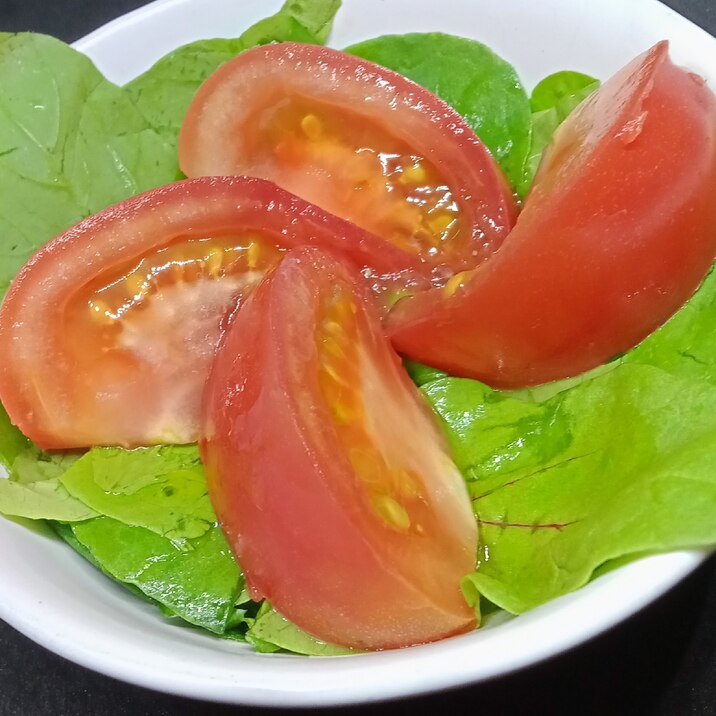 簡単☆トマトとベビーリーフのサラダ